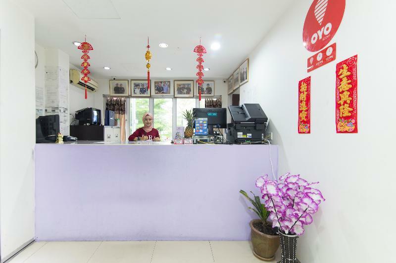 Oyo 280 Hotel Dragon Inn Куала Лумпур Екстериор снимка