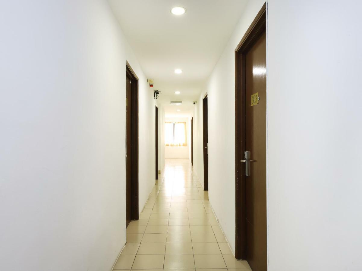 Oyo 280 Hotel Dragon Inn Куала Лумпур Екстериор снимка